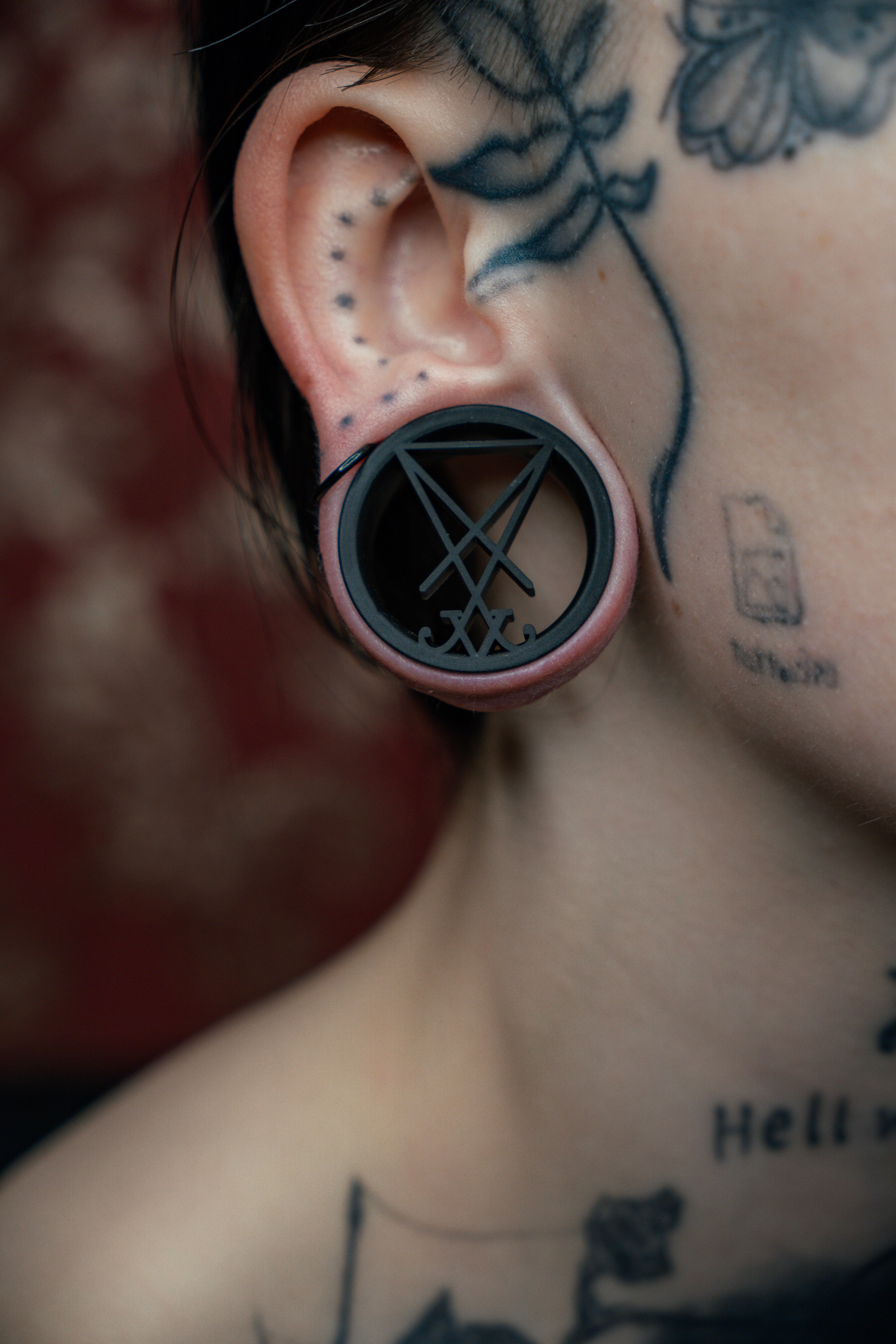 One Pair of Lucifers Seal Tunnels