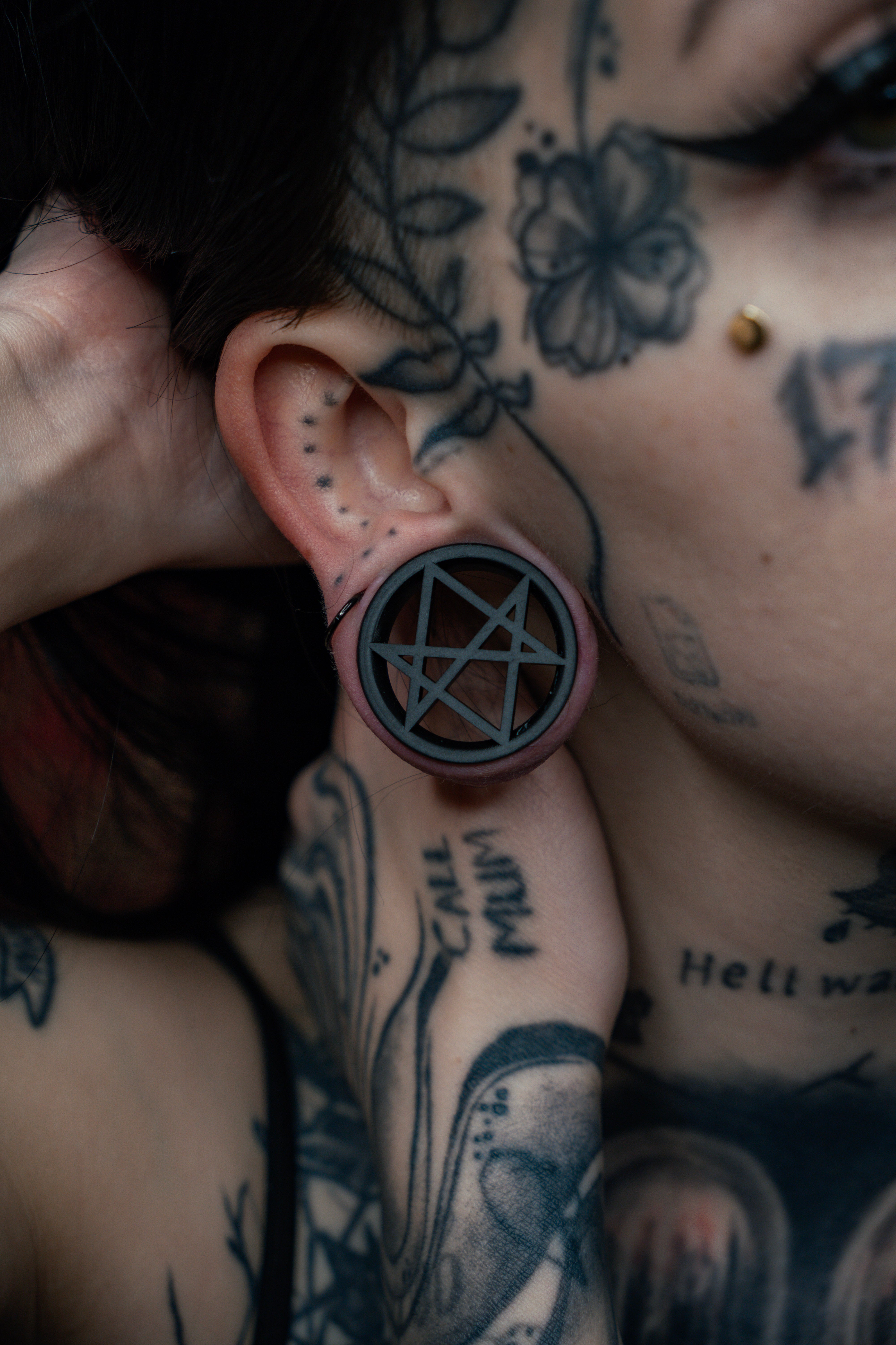 One Pair of Hexagramm Tunnels