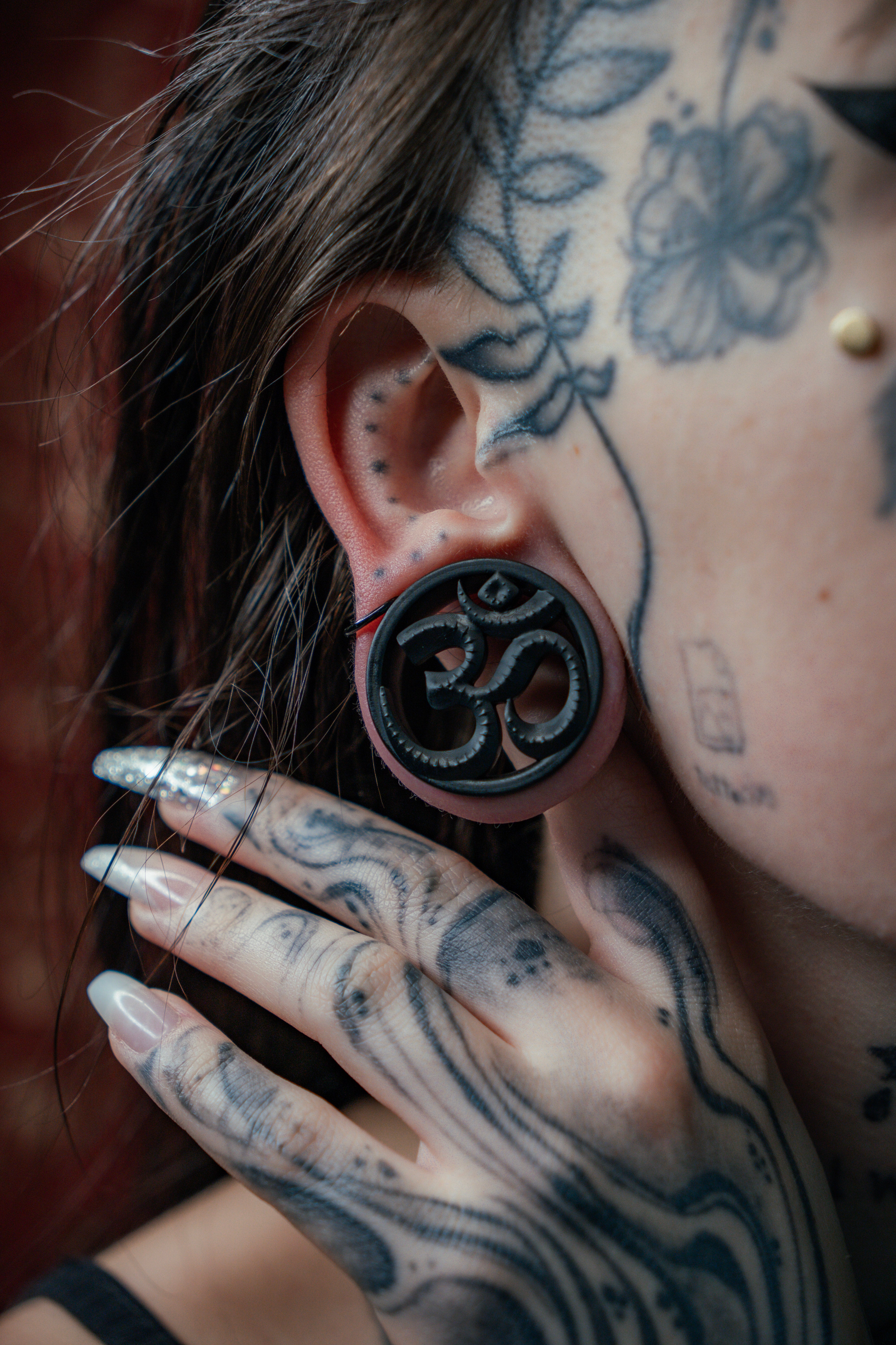 One Pair of Om Tunnels