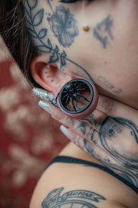 One Pair Spider Tunnels
