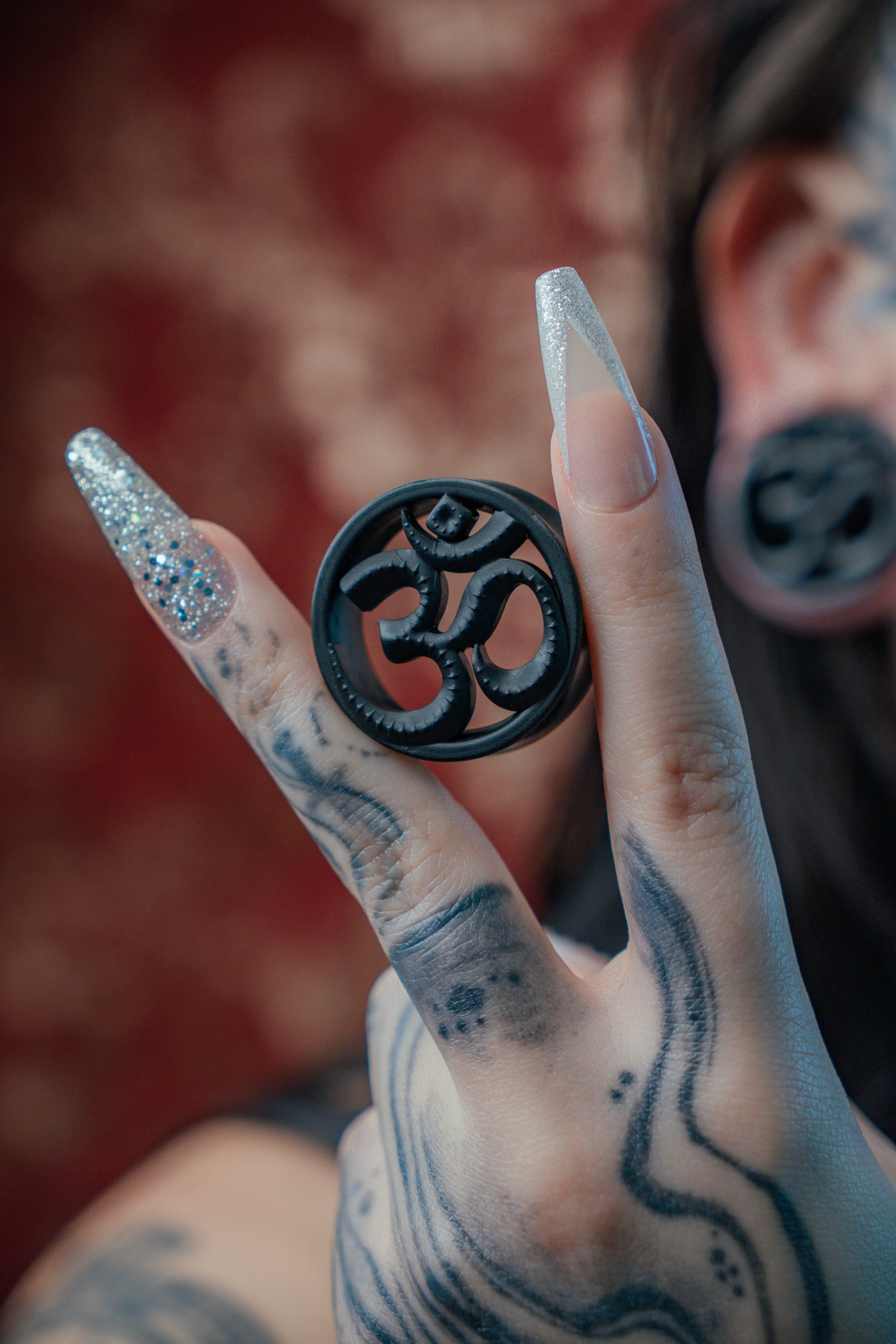 One Pair of Om Tunnels